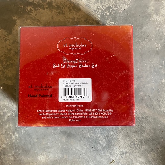 Salt and pepper shakers - Picture 2 of 2